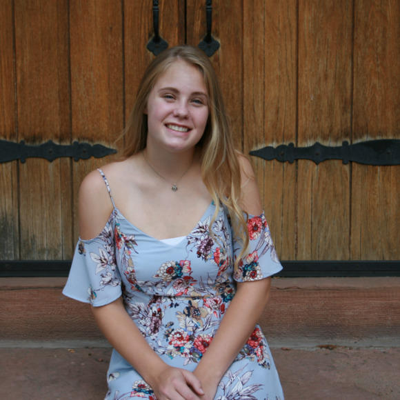 abby_stoops